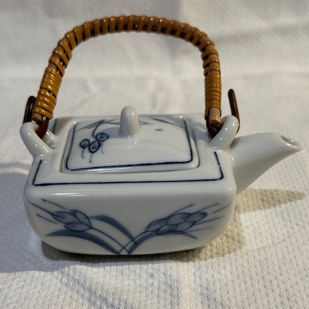 Vintage Japanese tea pot
